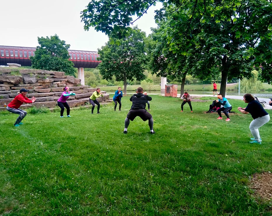 Fitness pro úplné začátečníky venku v přírodě | Centrální park Stodůlky